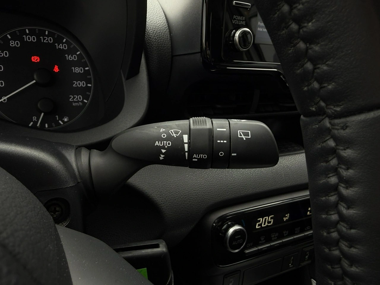 Mazda 2 Hybrid - Zdjęcie 20