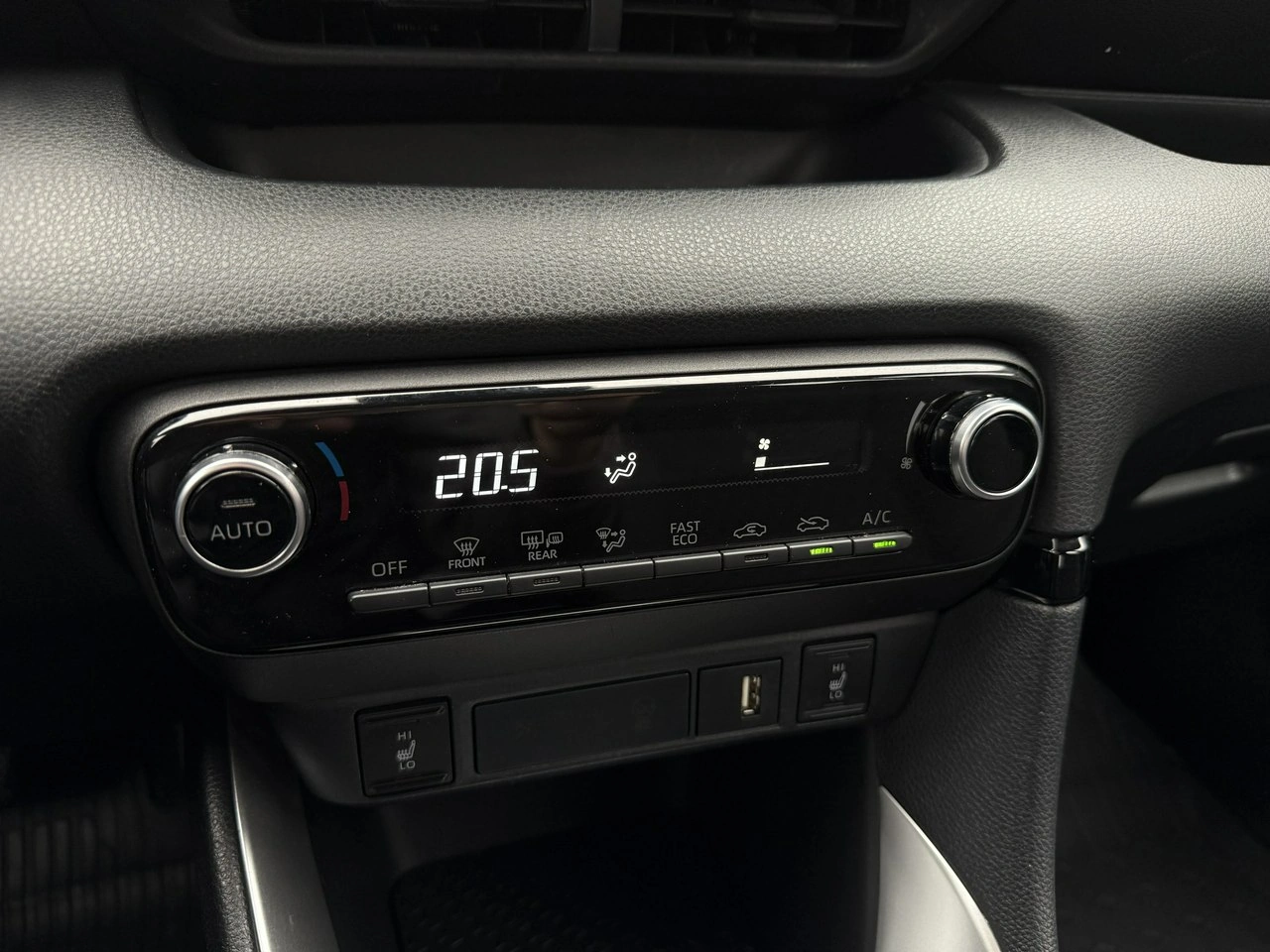 Mazda 2 Hybrid - Zdjęcie 26