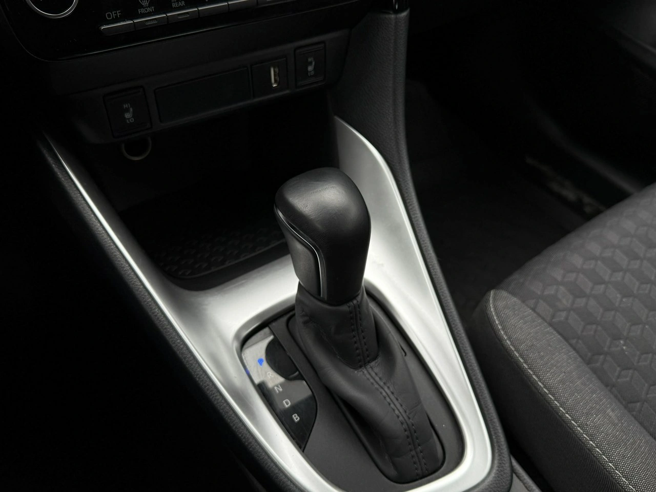 Mazda 2 Hybrid - Zdjęcie 29