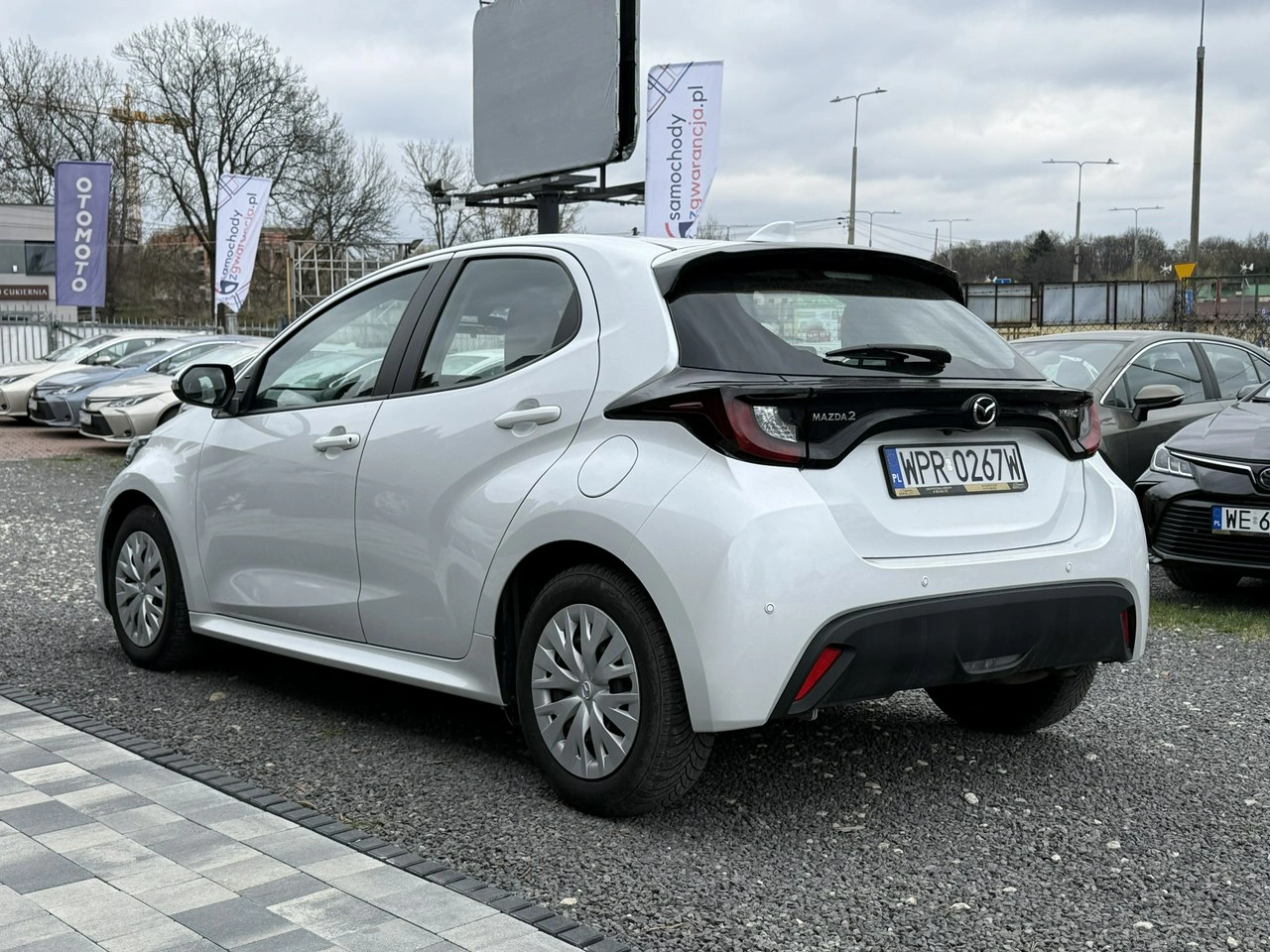 Mazda 2 Hybrid - Zdjęcie 3
