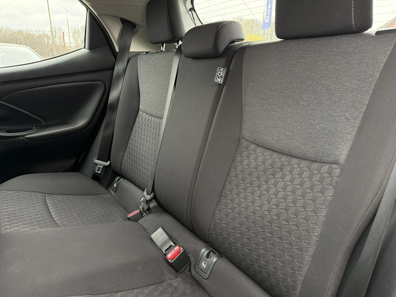 Mazda 2 Hybrid - Zdjęcie 7