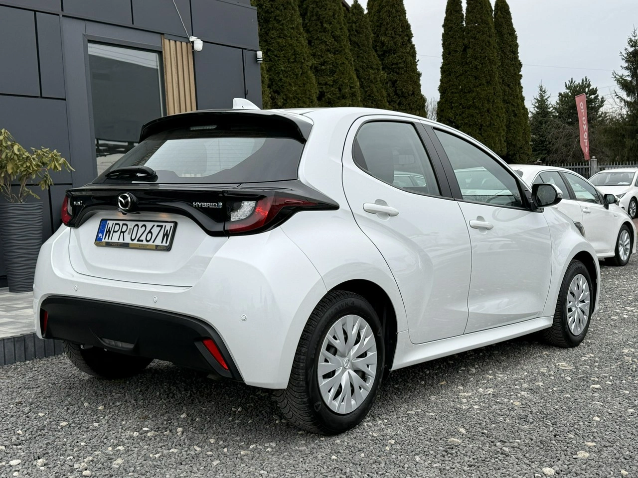 Mazda 2 Hybrid - Zdjęcie 9