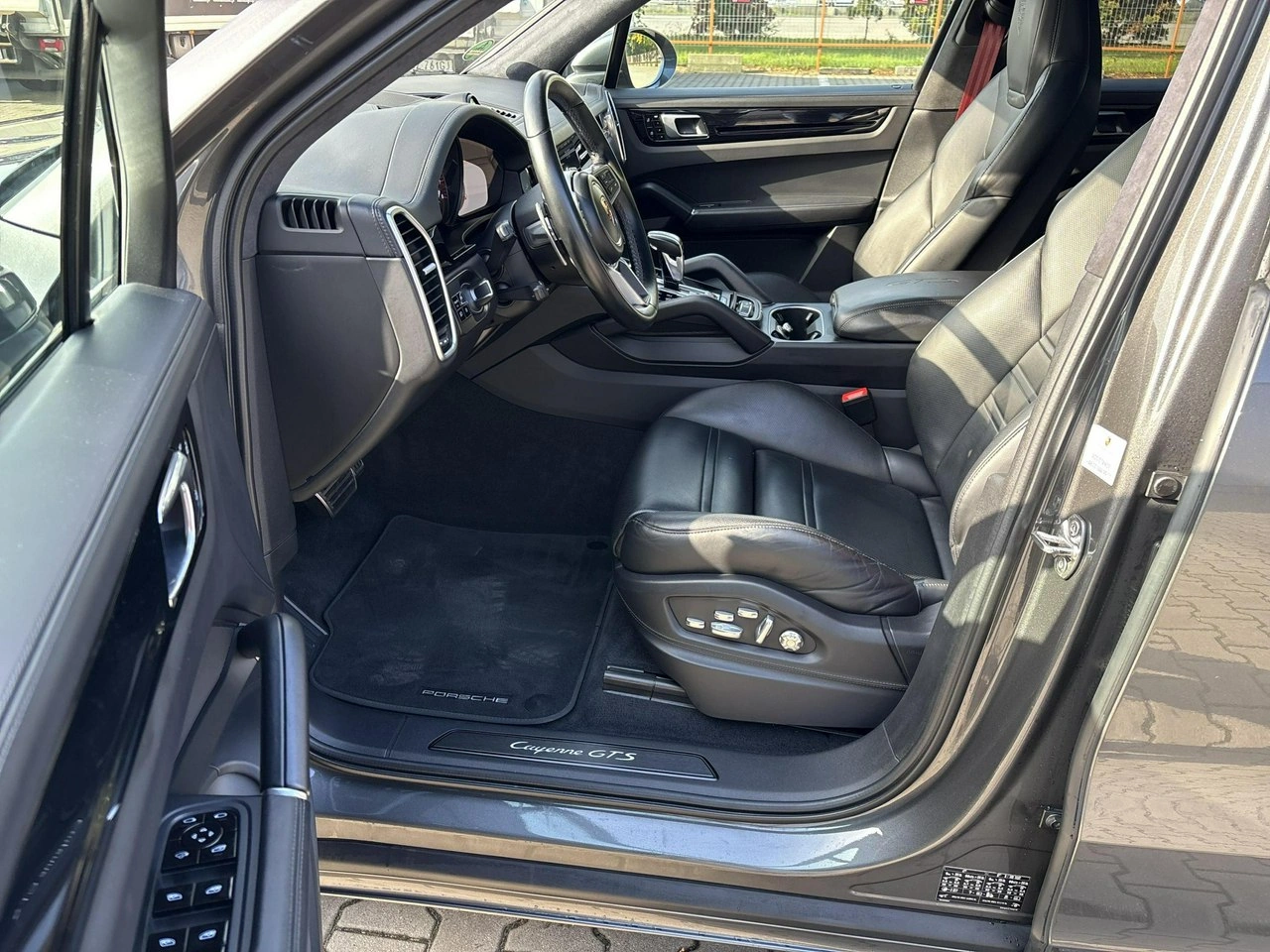 Porsche Cayenne GTS - Zdjęcie 10