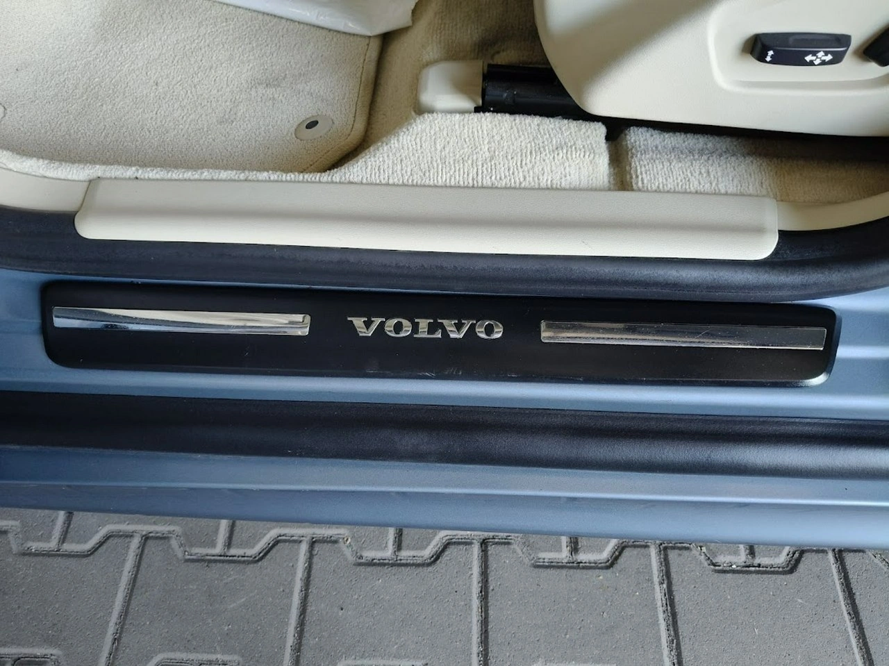 Volvo XC 60 - Zdjęcie 12