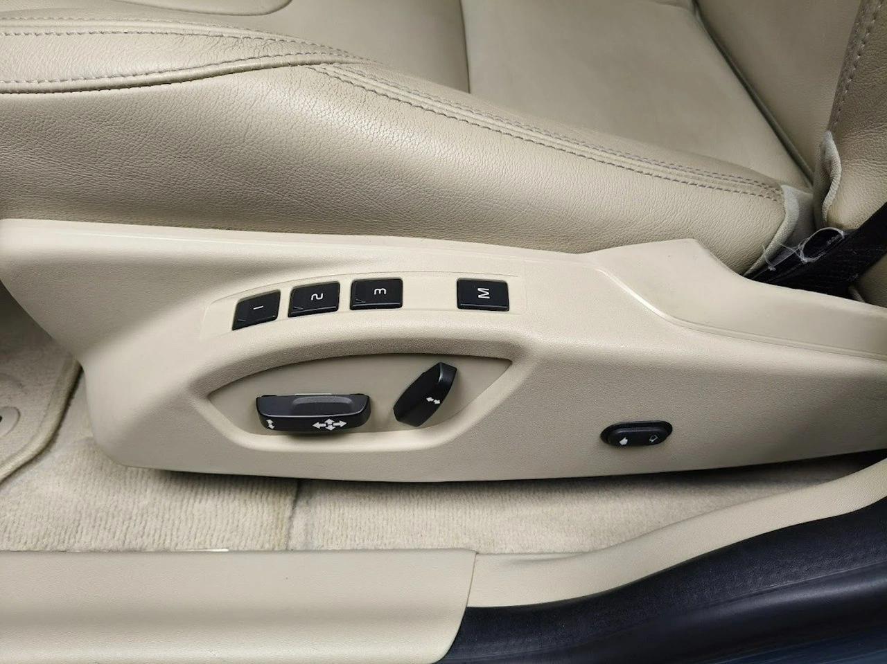 Volvo XC 60 - Zdjęcie 23