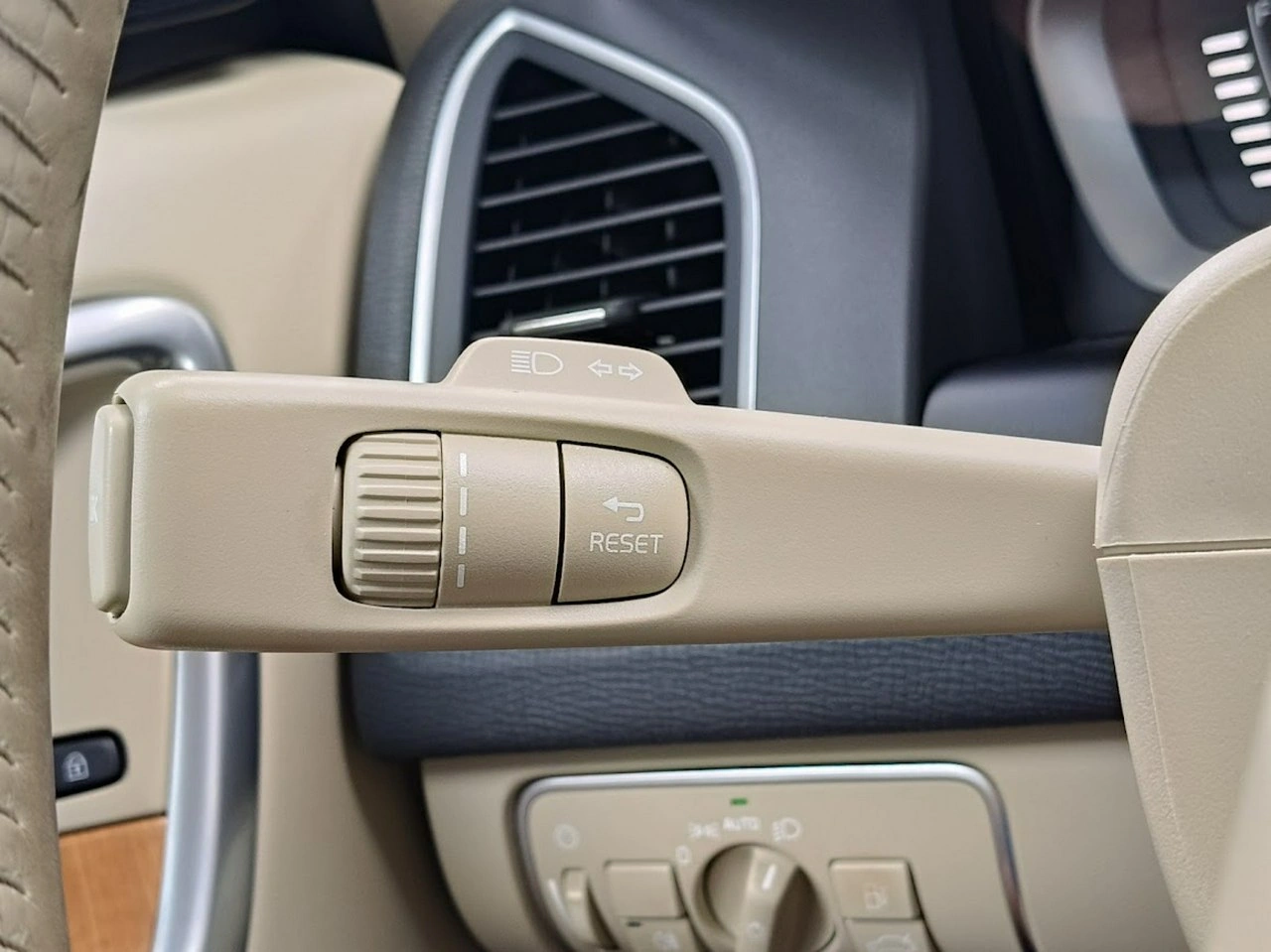 Volvo XC 60 - Zdjęcie 24