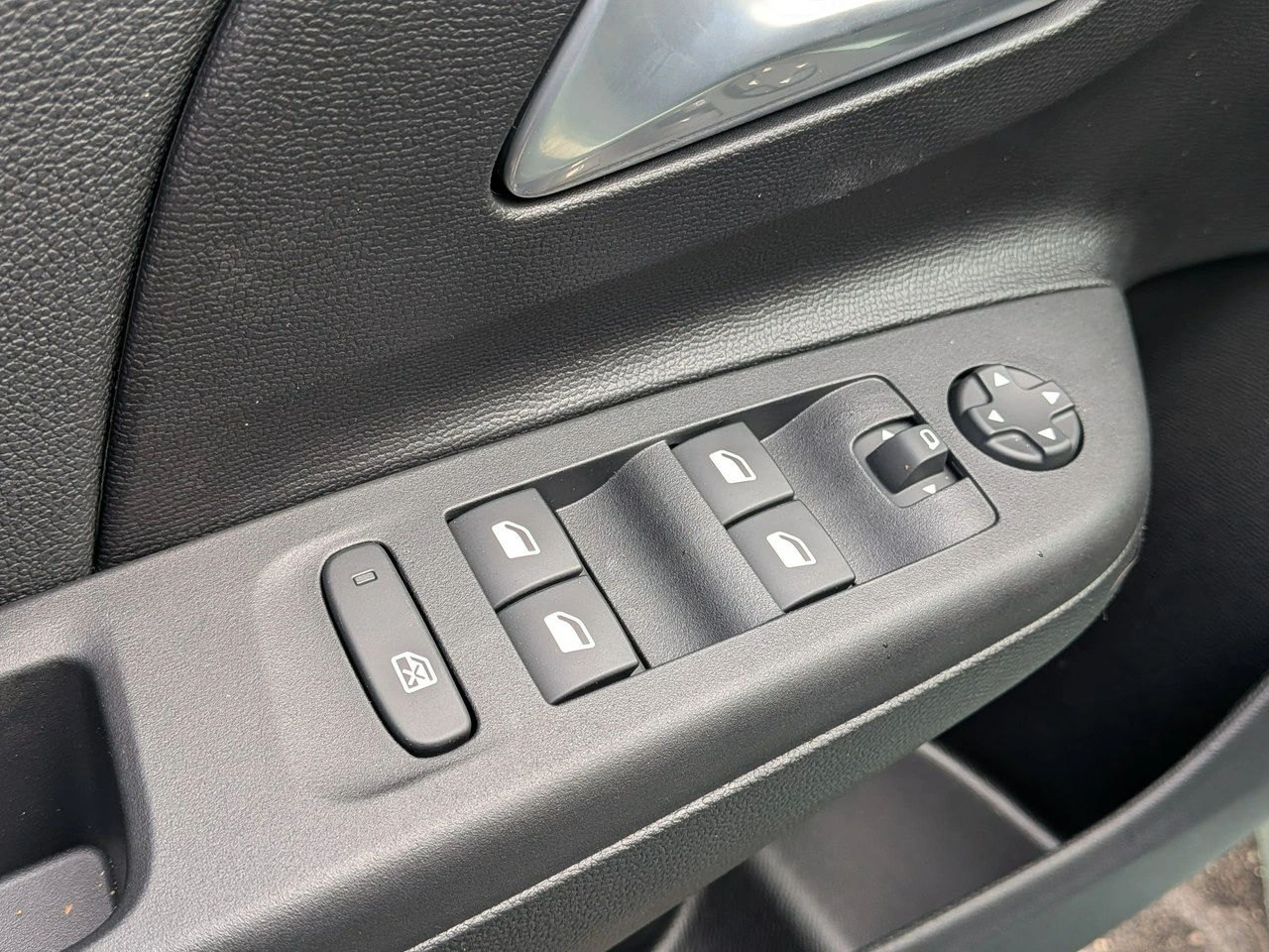 Opel Corsa - Zdjęcie 7