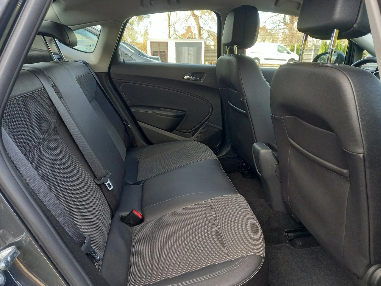 Opel Astra - Zdjęcie 22