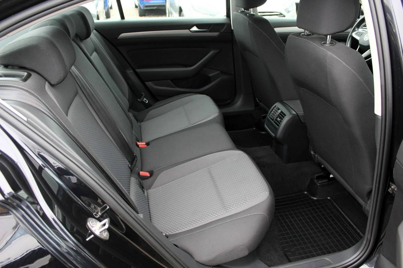 Volkswagen Passat - Zdjęcie 9