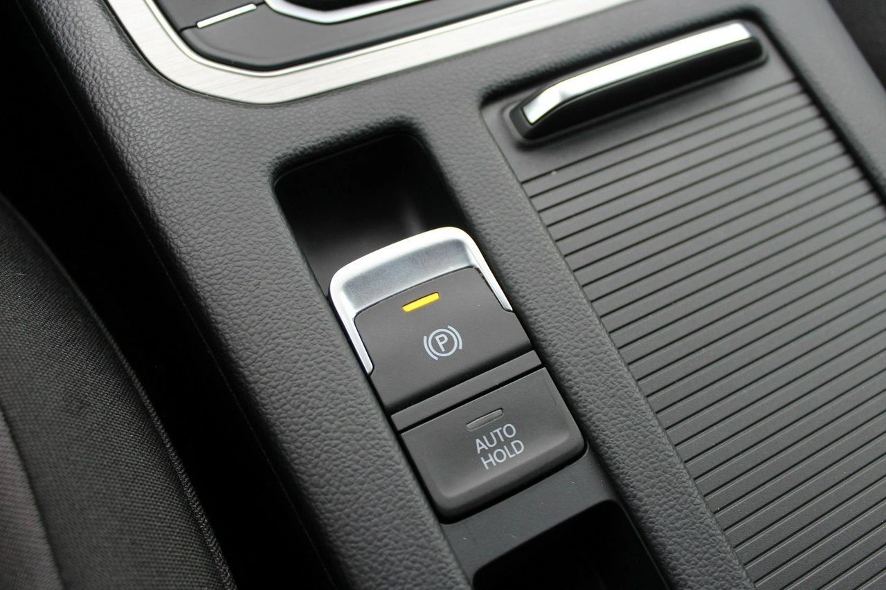 Volkswagen Passat - Zdjęcie 20