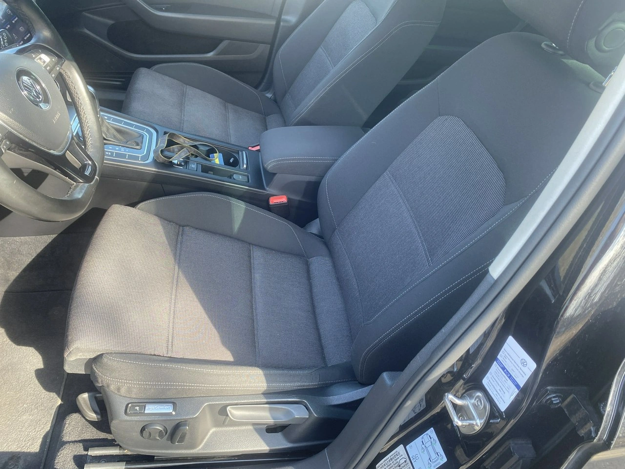 Volkswagen Passat - Zdjęcie 24