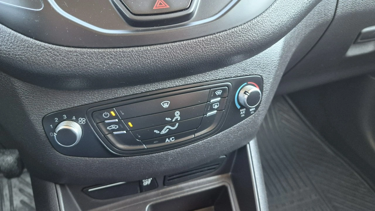 Ford Transit Courier - Zdjęcie 13