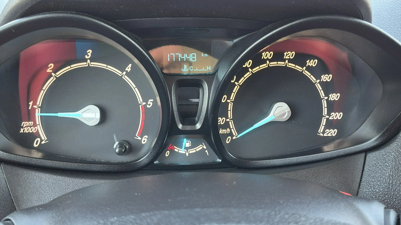 Ford Transit Courier - Zdjęcie 14