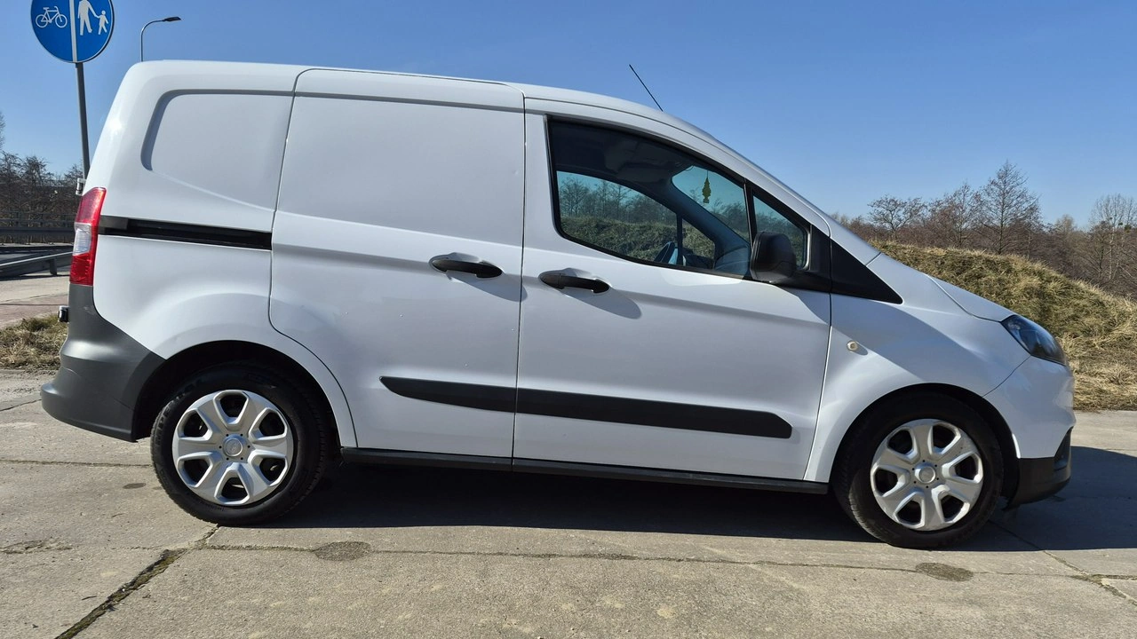 Ford Transit Courier - Zdjęcie 4