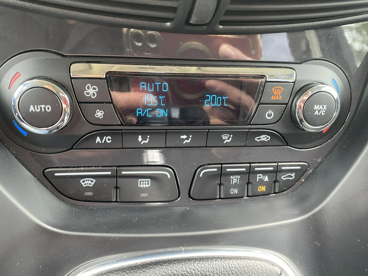 Ford Kuga - Zdjęcie 11