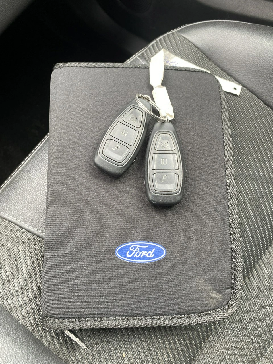 Ford Kuga - Zdjęcie 13