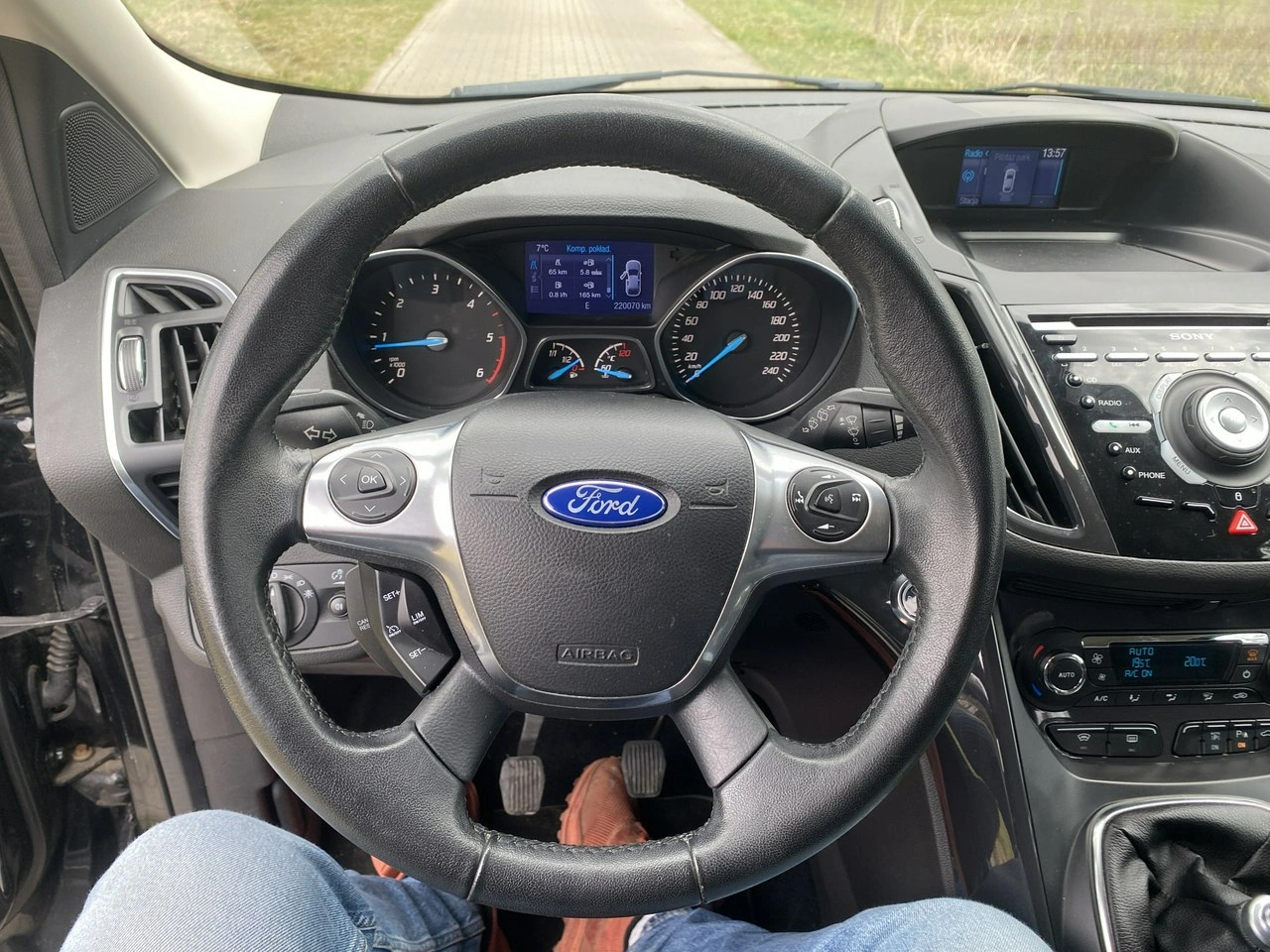 Ford Kuga - Zdjęcie 17