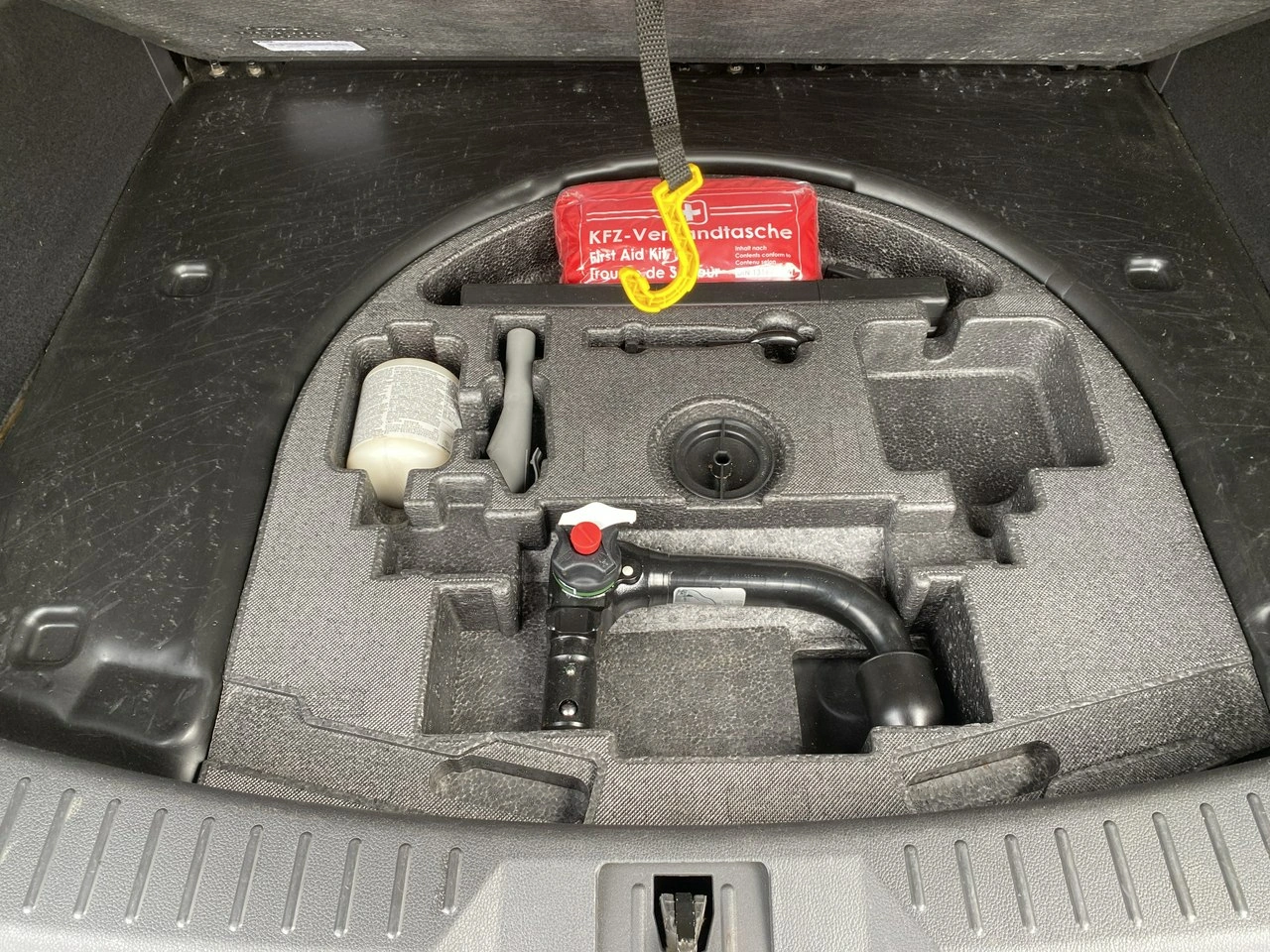 Ford Kuga - Zdjęcie 24