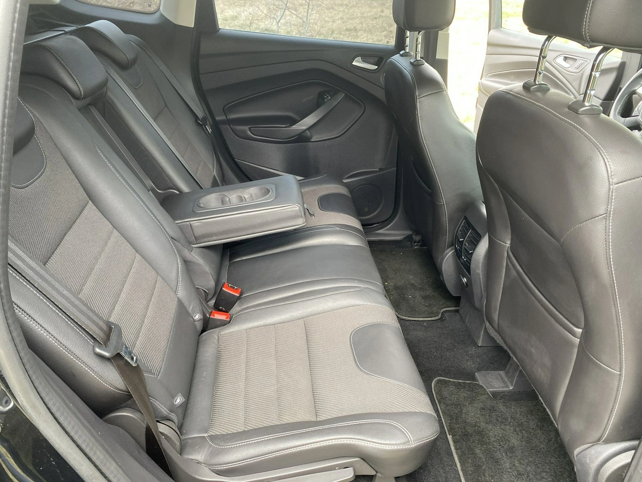 Ford Kuga - Zdjęcie 27