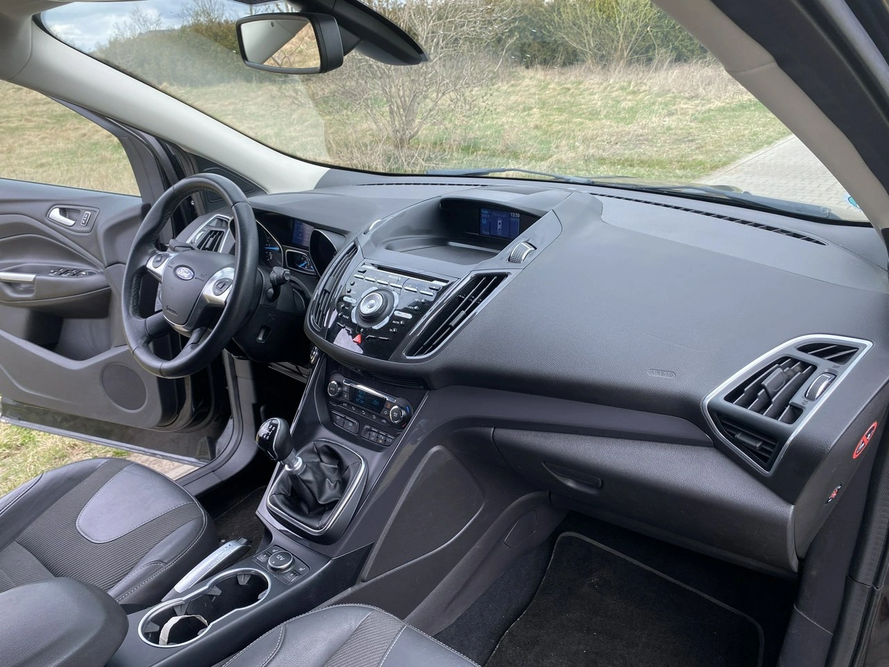 Ford Kuga - Zdjęcie 30