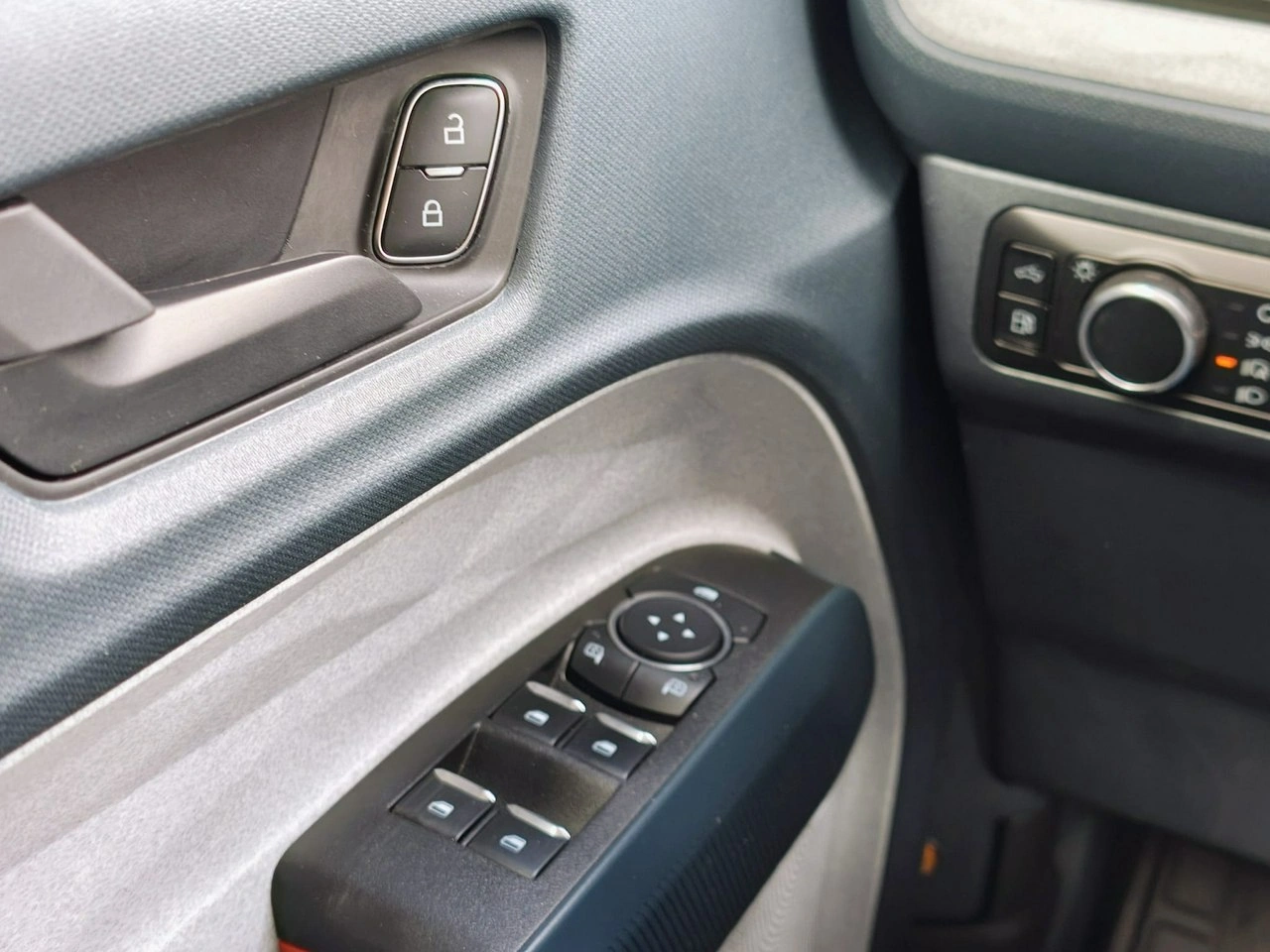 Ford Maverick - Zdjęcie 10