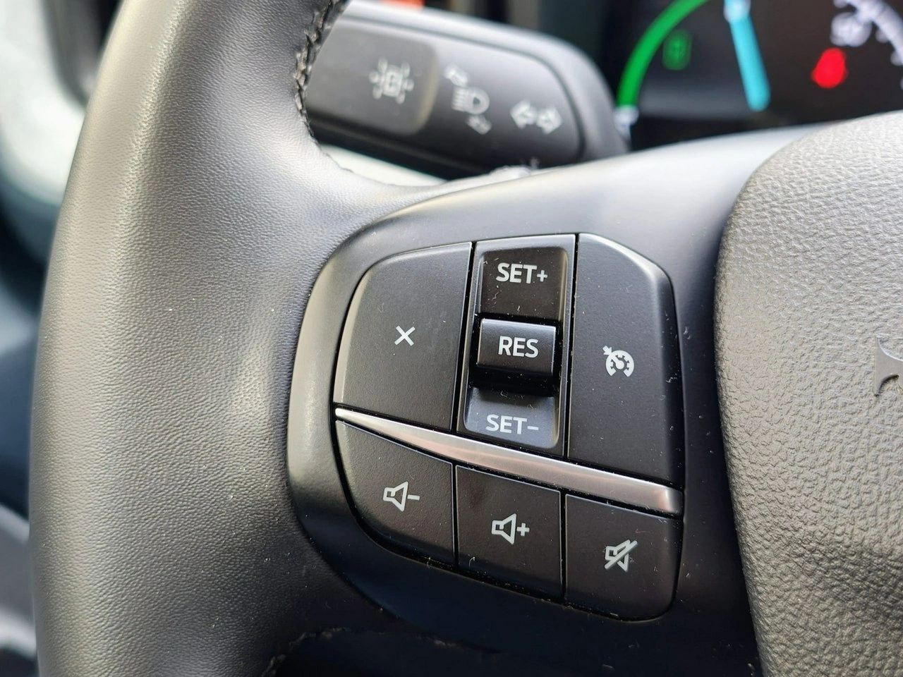 Ford Maverick - Zdjęcie 12