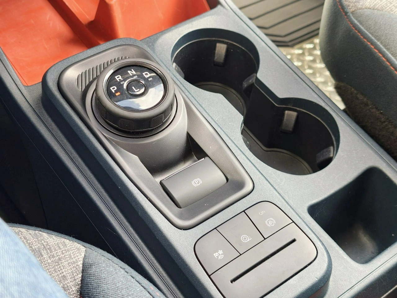 Ford Maverick - Zdjęcie 14