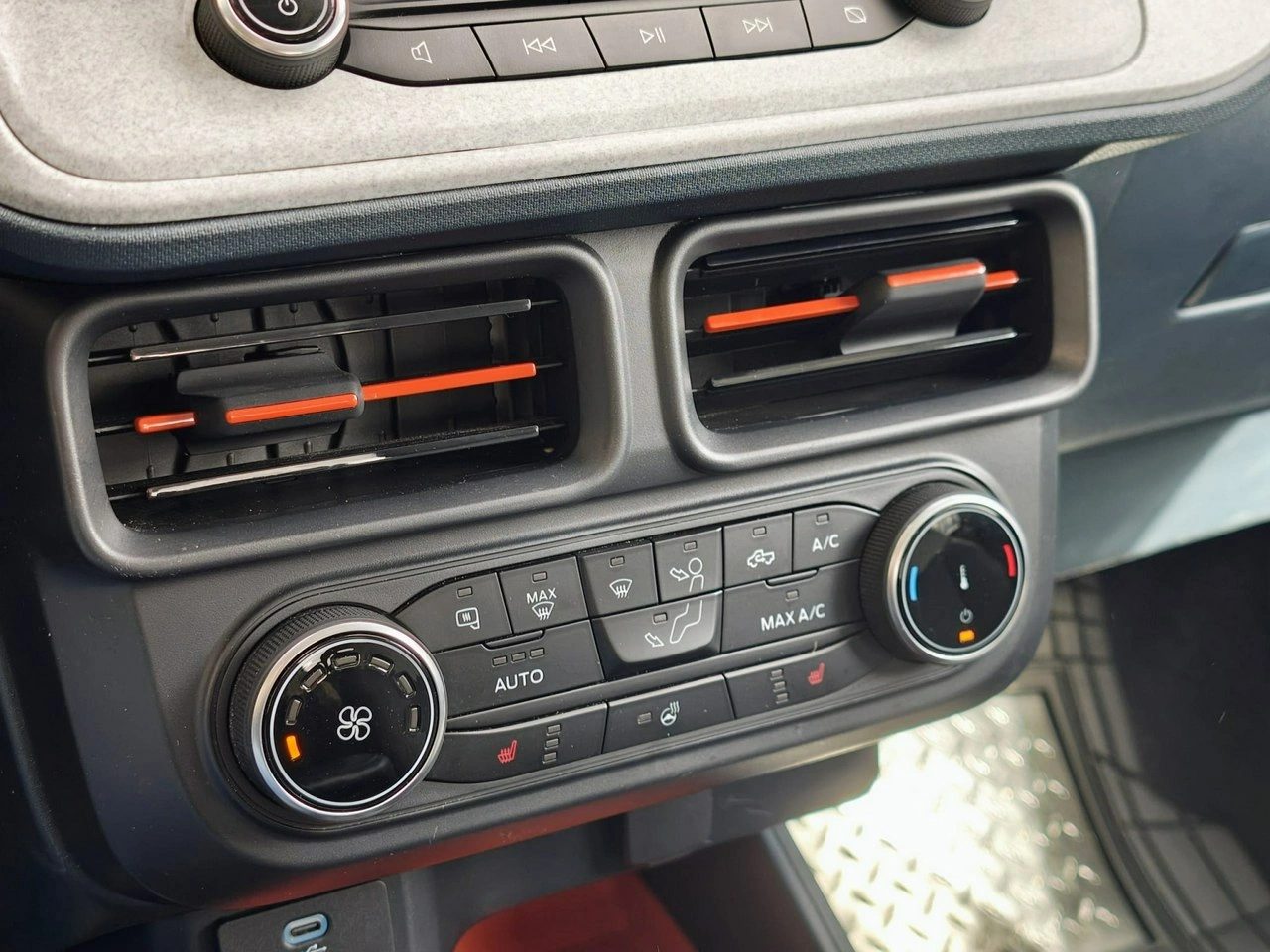 Ford Maverick - Zdjęcie 18