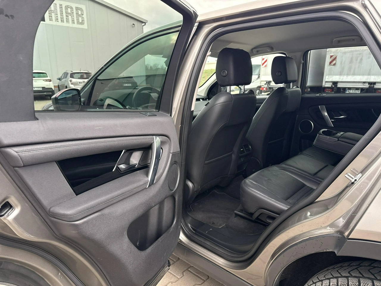 Land Rover Discovery Sport - Zdjęcie 13