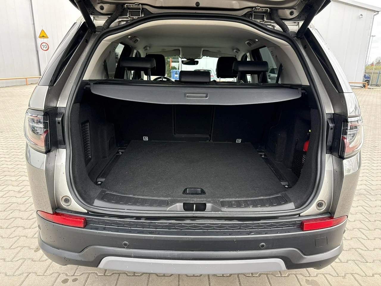 Land Rover Discovery Sport - Zdjęcie 15
