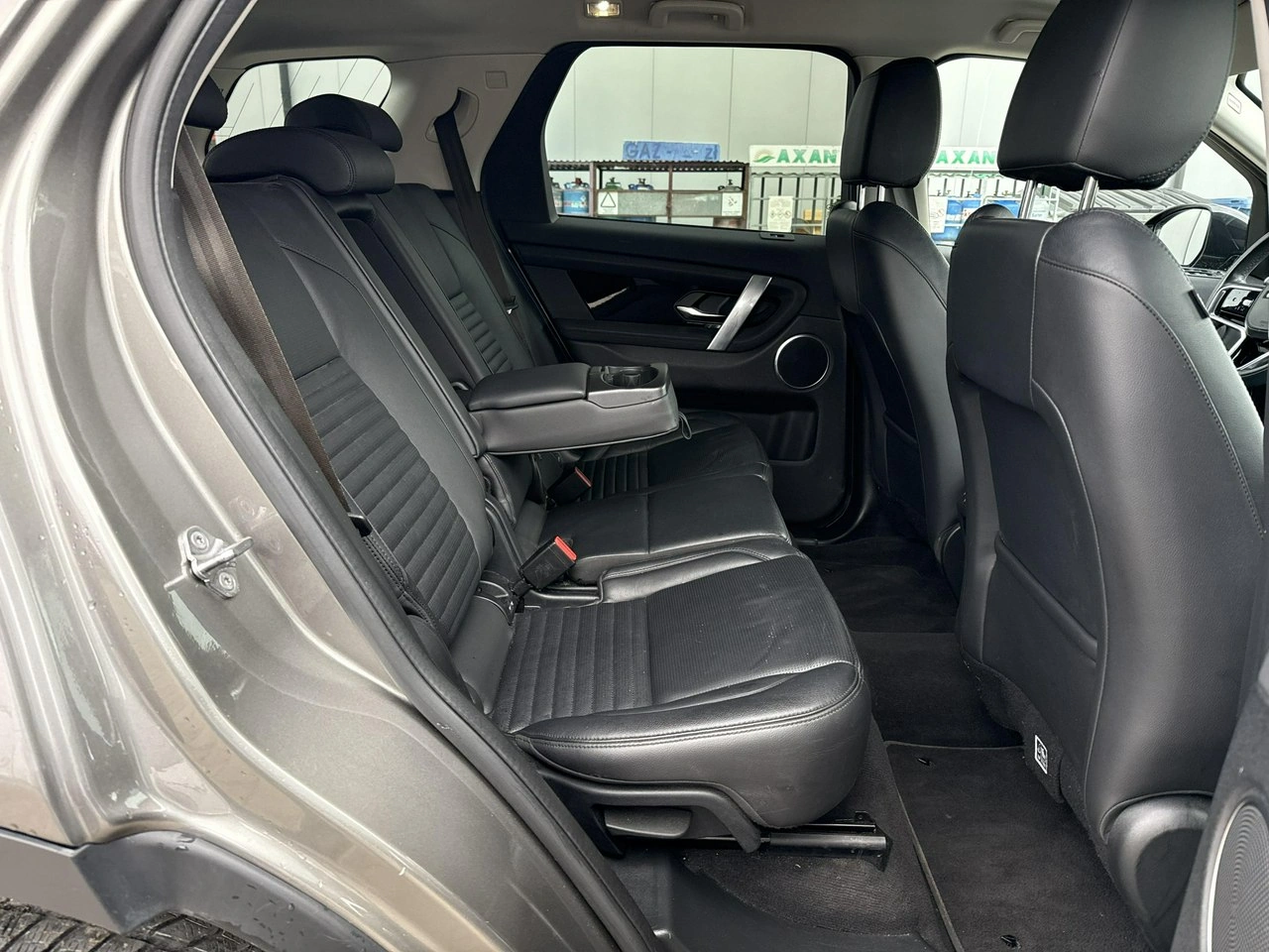 Land Rover Discovery Sport - Zdjęcie 18