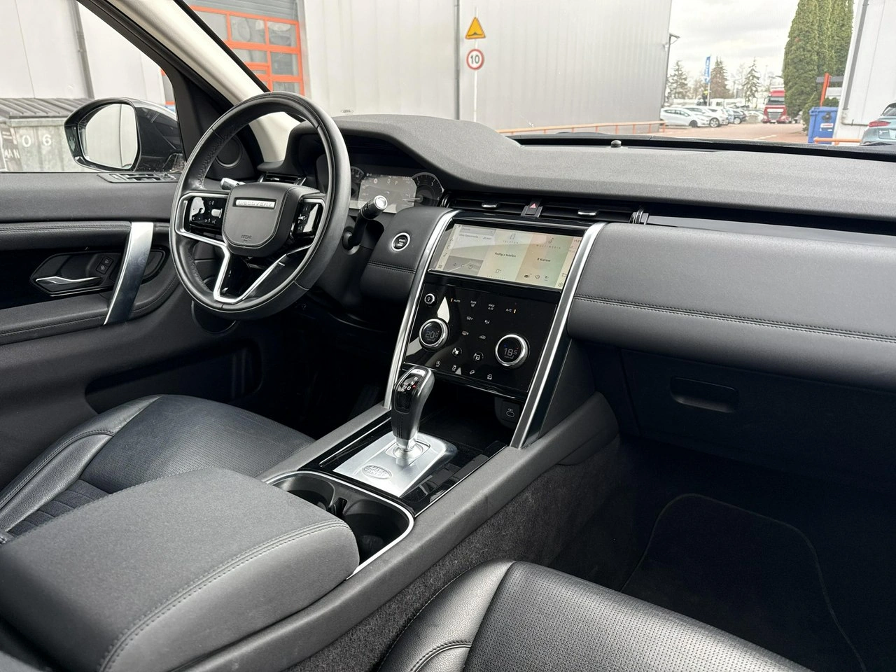 Land Rover Discovery Sport - Zdjęcie 21