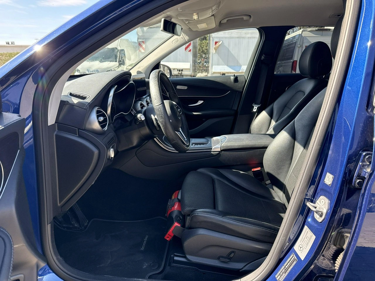 Mercedes GLC 200 - Zdjęcie 10