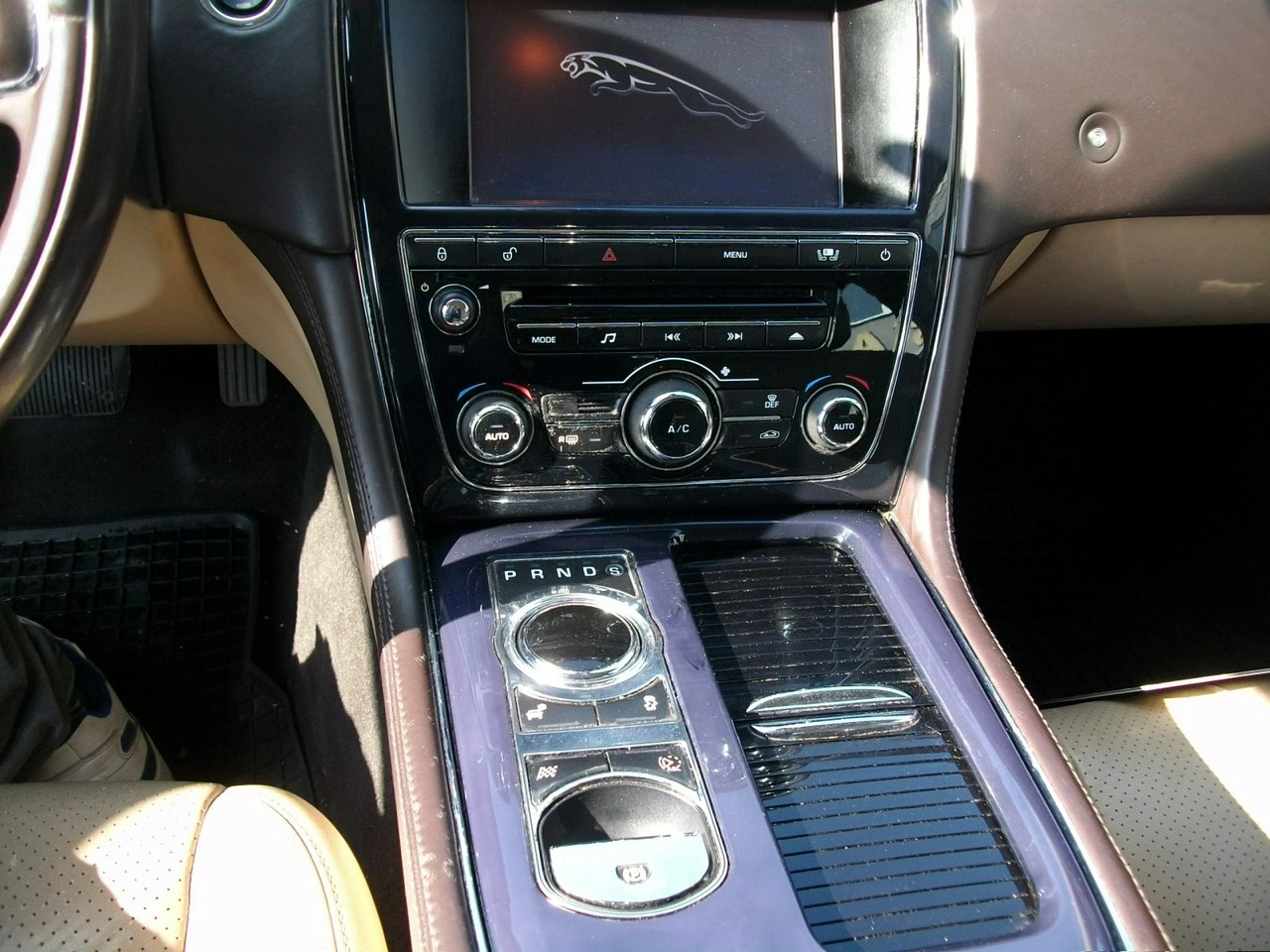 Jaguar XJ - Zdjęcie 9