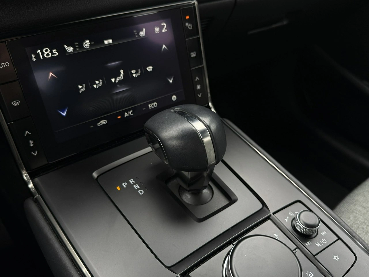 Mazda MX-30 - Zdjęcie 12