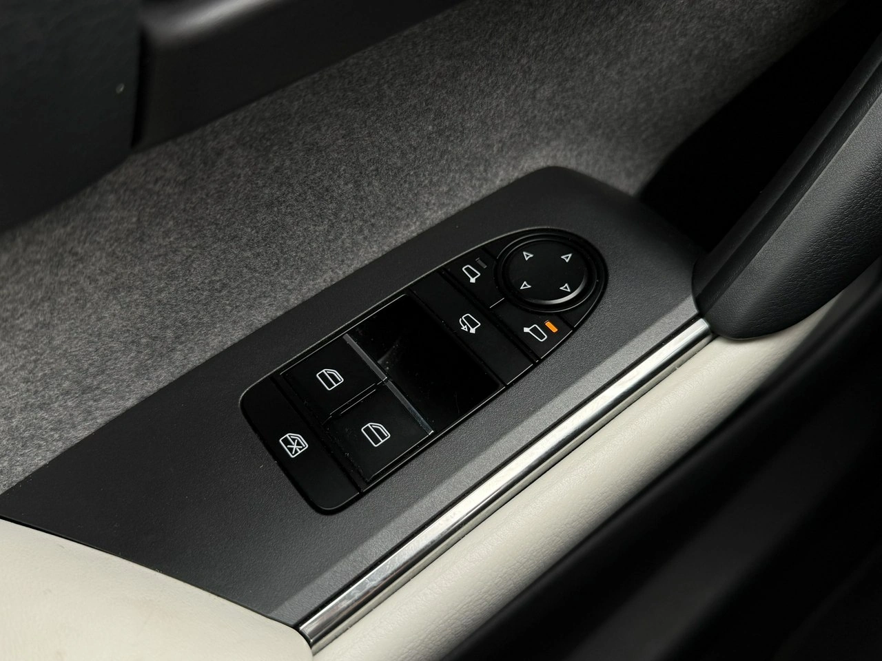 Mazda MX-30 - Zdjęcie 14