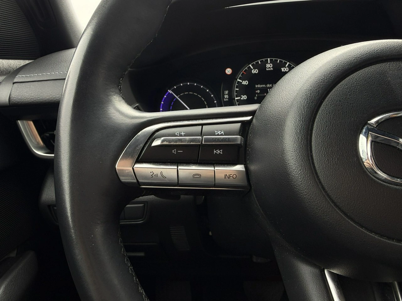 Mazda MX-30 - Zdjęcie 8