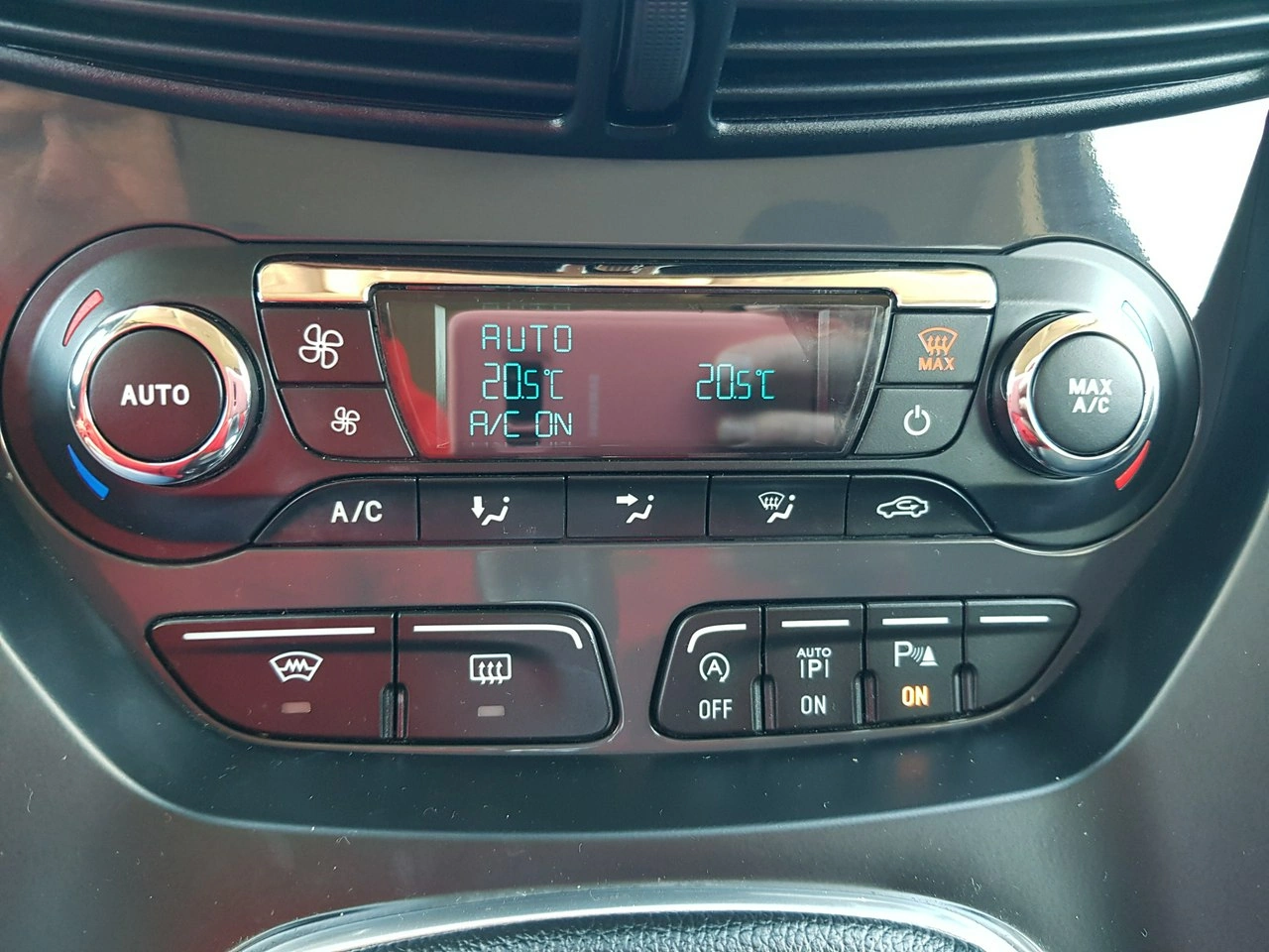 Ford Kuga - Zdjęcie 17