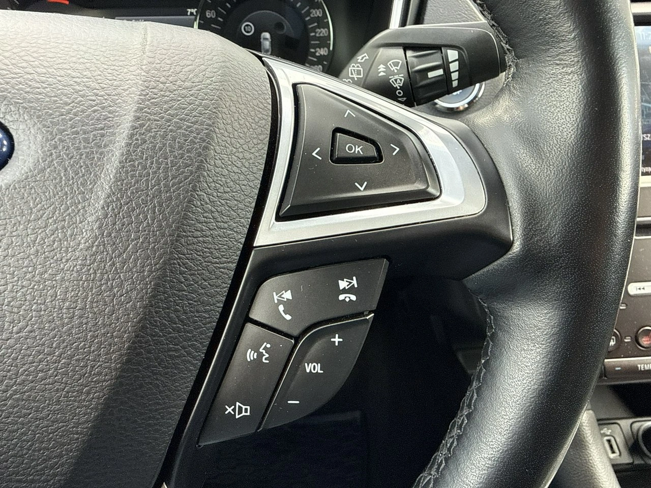 Ford Mondeo - Zdjęcie 14