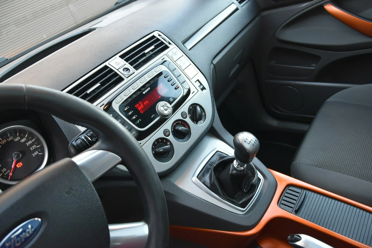 Ford Kuga - Zdjęcie 9