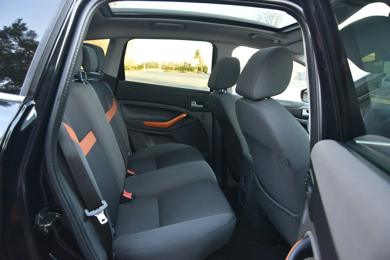 Ford Kuga - Zdjęcie 12