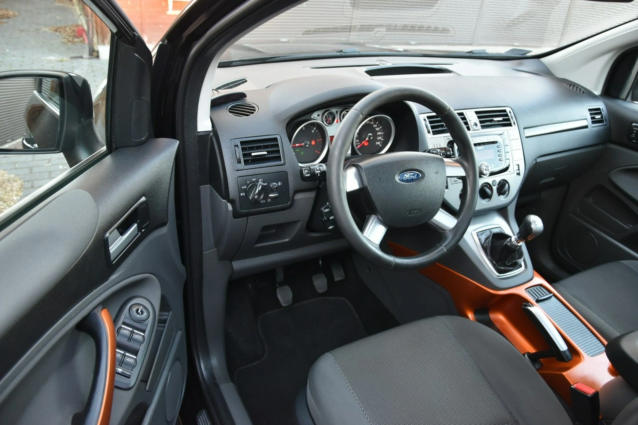 Ford Kuga - Zdjęcie 14