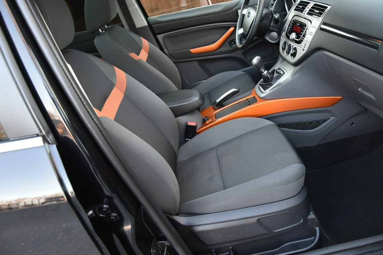 Ford Kuga - Zdjęcie 17