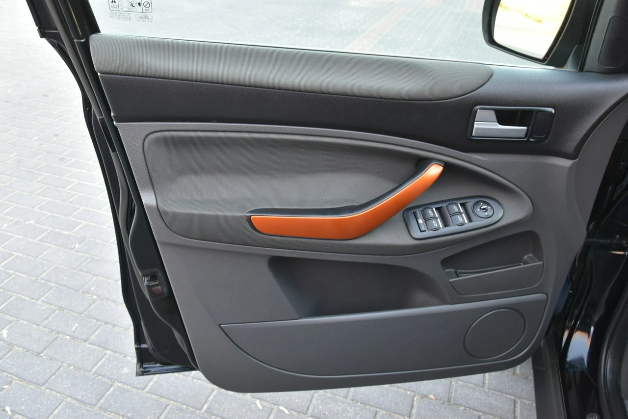 Ford Kuga - Zdjęcie 18