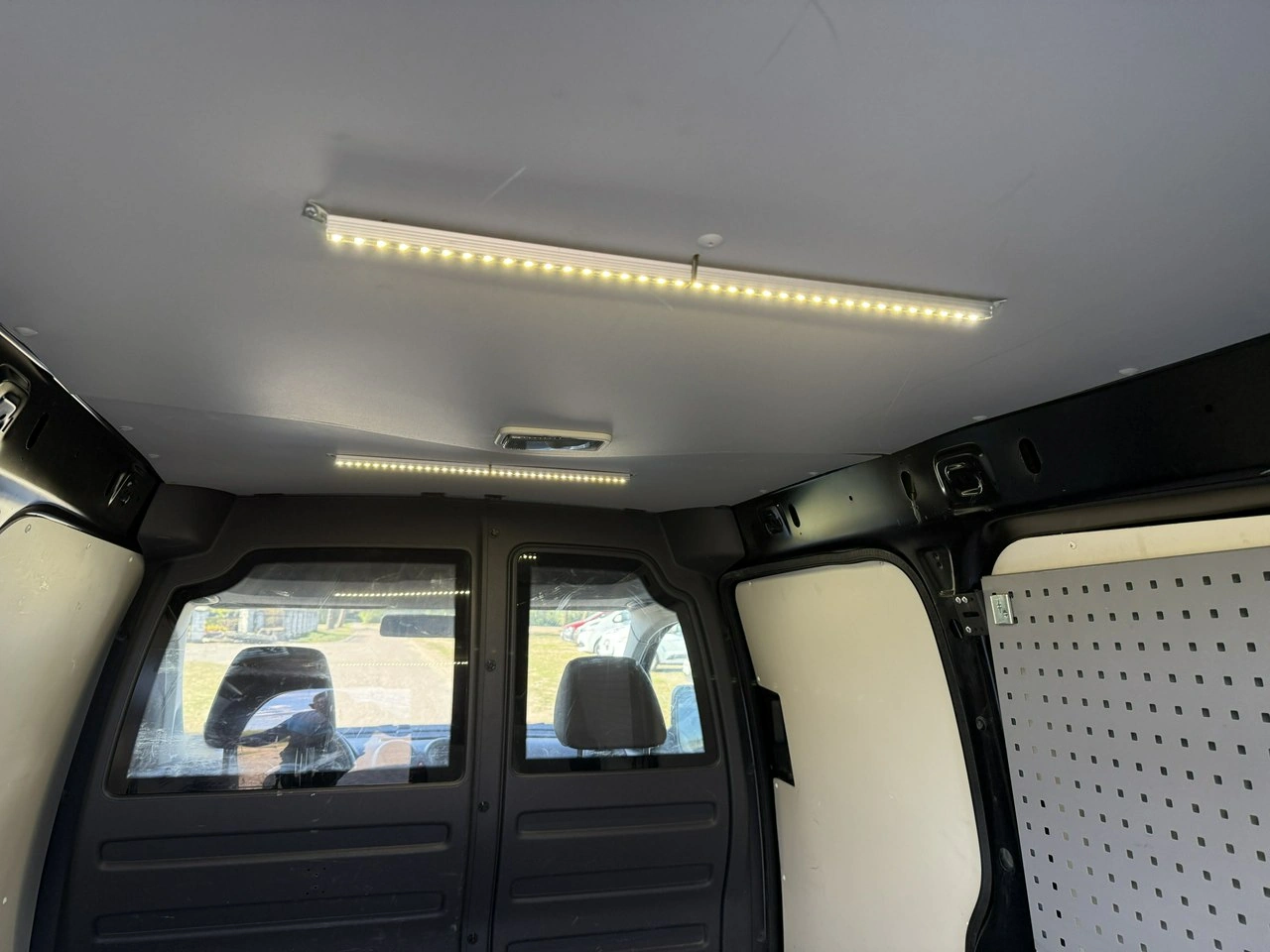 Volkswagen Caddy - Zdjęcie 27