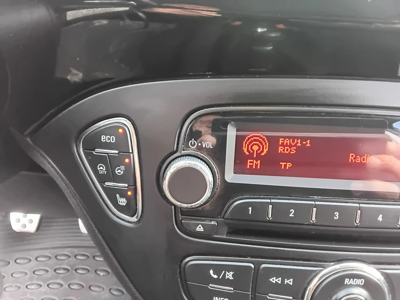 Opel Corsa - Zdjęcie 19