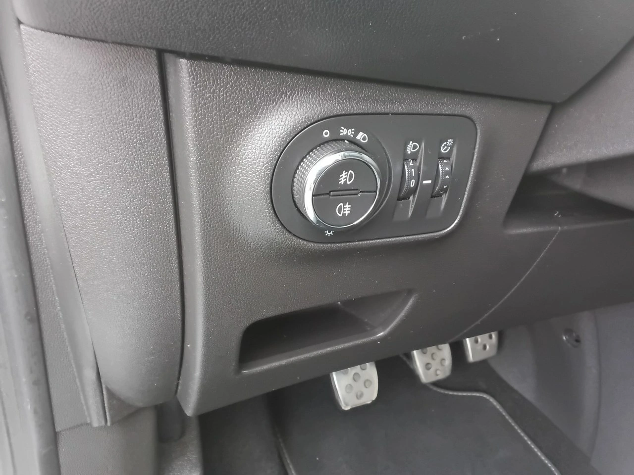 Opel Corsa - Zdjęcie 24