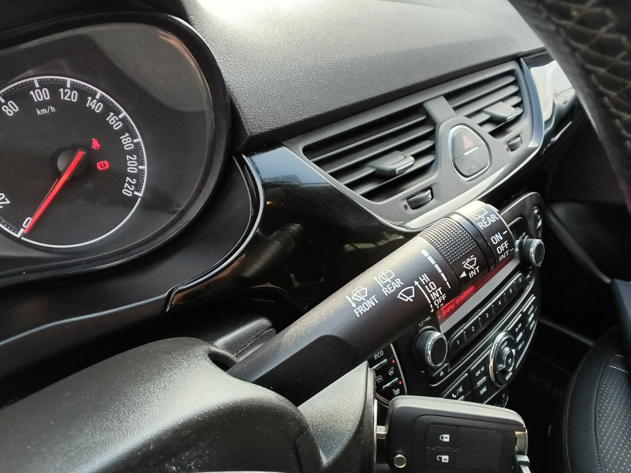 Opel Corsa - Zdjęcie 28