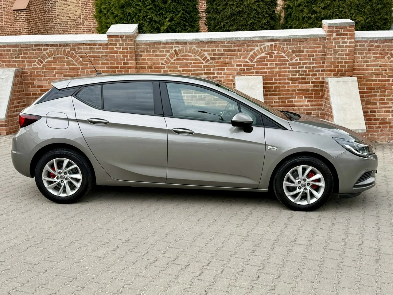 Opel Astra - Zdjęcie 11