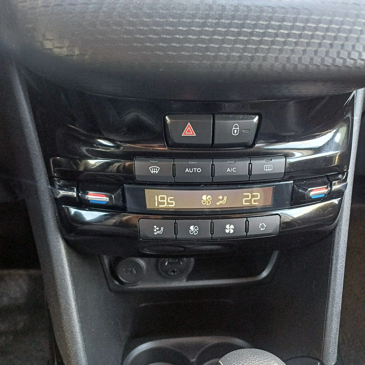 Peugeot 2008 - Zdjęcie 13